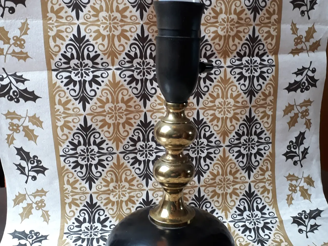 Billede 1 - Bordlampe på Løvefødder