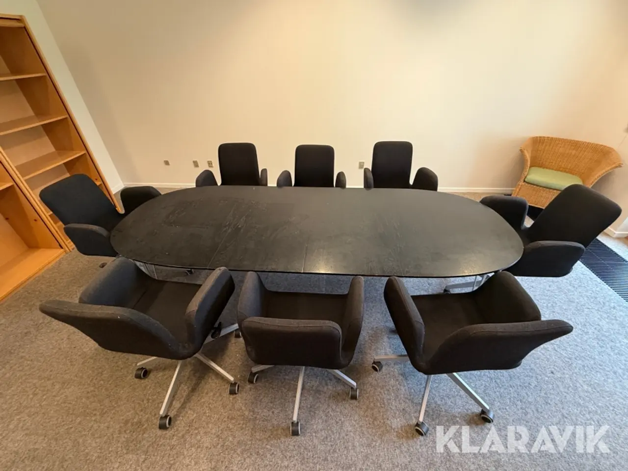 Billede 2 - Mødebord Fritz Hansen ovalt med 8 konferencestole