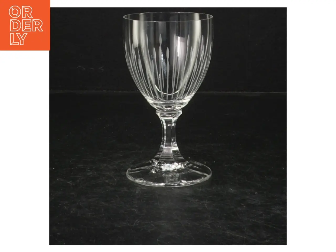 Billede 1 - Gennemsigtige vinglas (str. 12 cm. 4 styk)