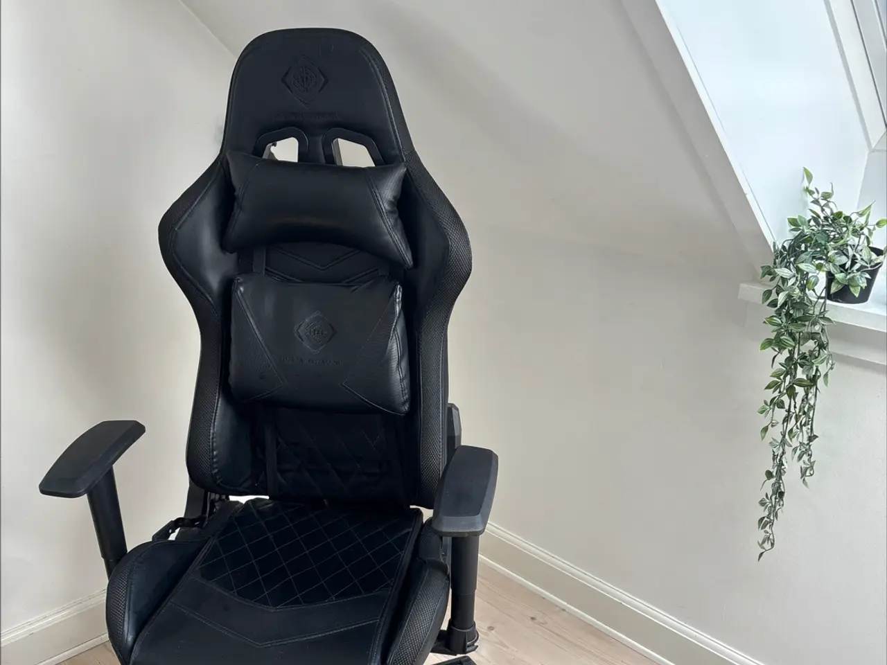 Billede 1 - Gamerstol med LED-lys 