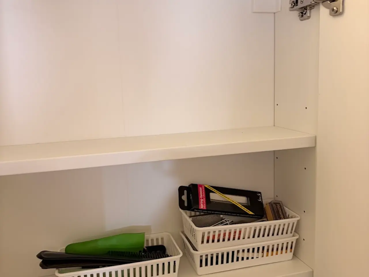 Billede 2 - skab med spejl fra ikea