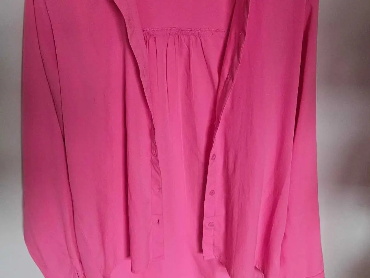 Billede 2 - Pink skjorte 