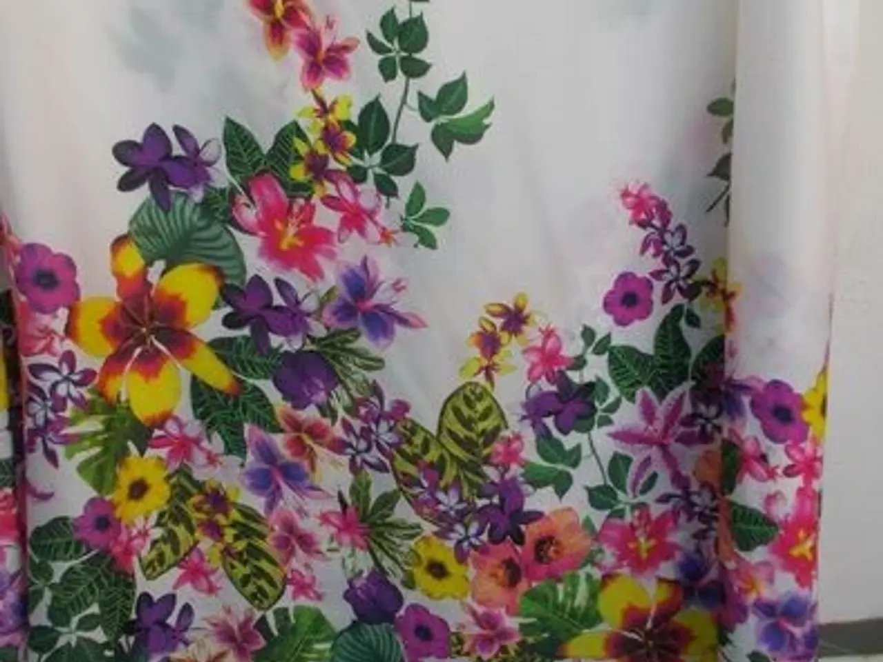 Billede 2 - kjole med blomster/Str: 2XL (44-46)