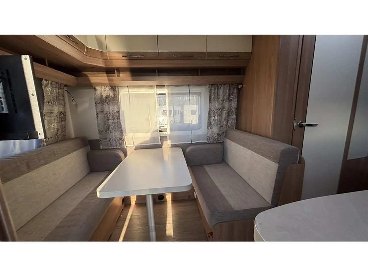 Billede 12 - 2021 - Hobby De Luxe 440 SF Pæn og velholdt campingvogn