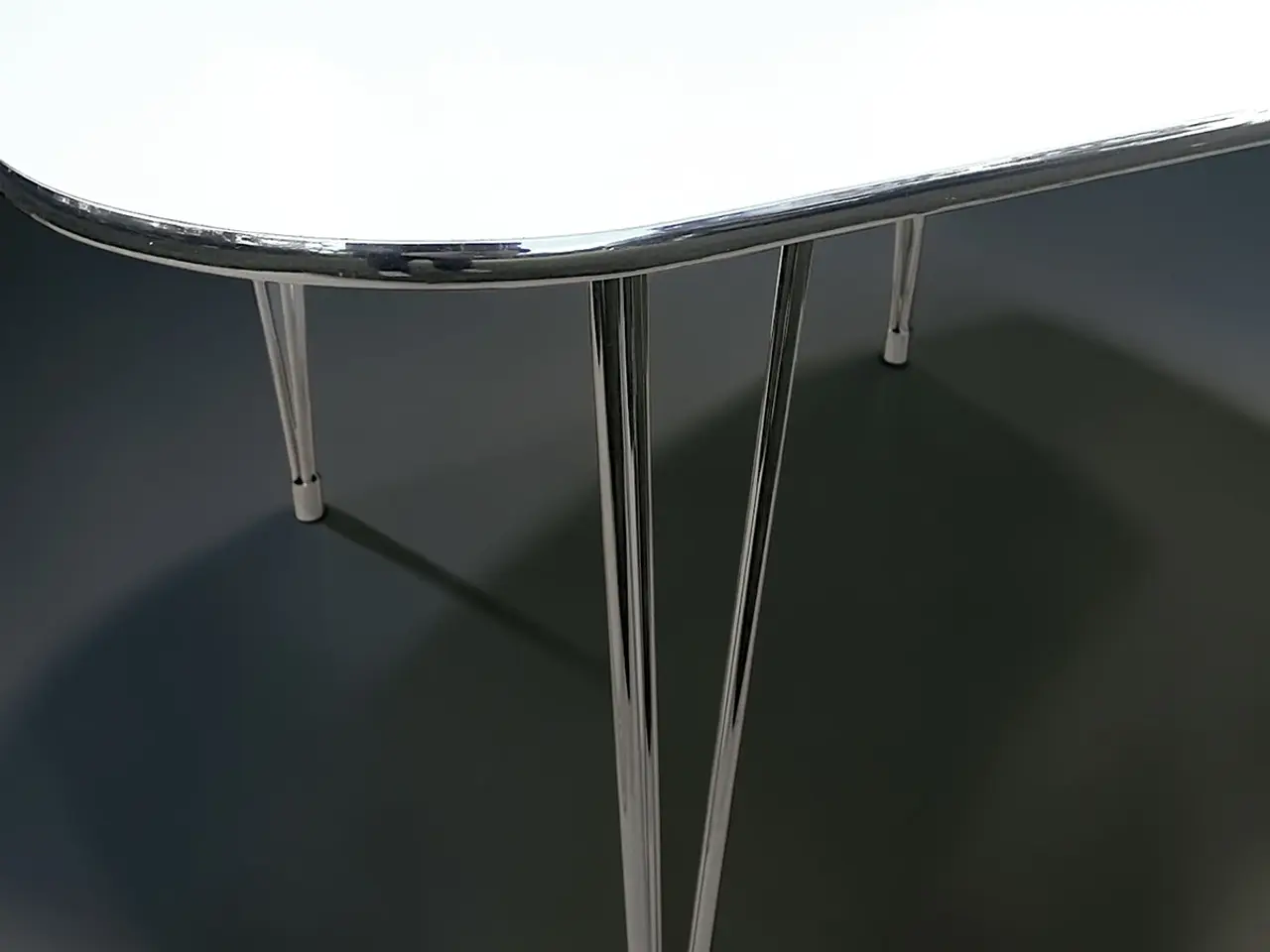 Billede 6 - Nedsat ubrugt spisebord 140 cm