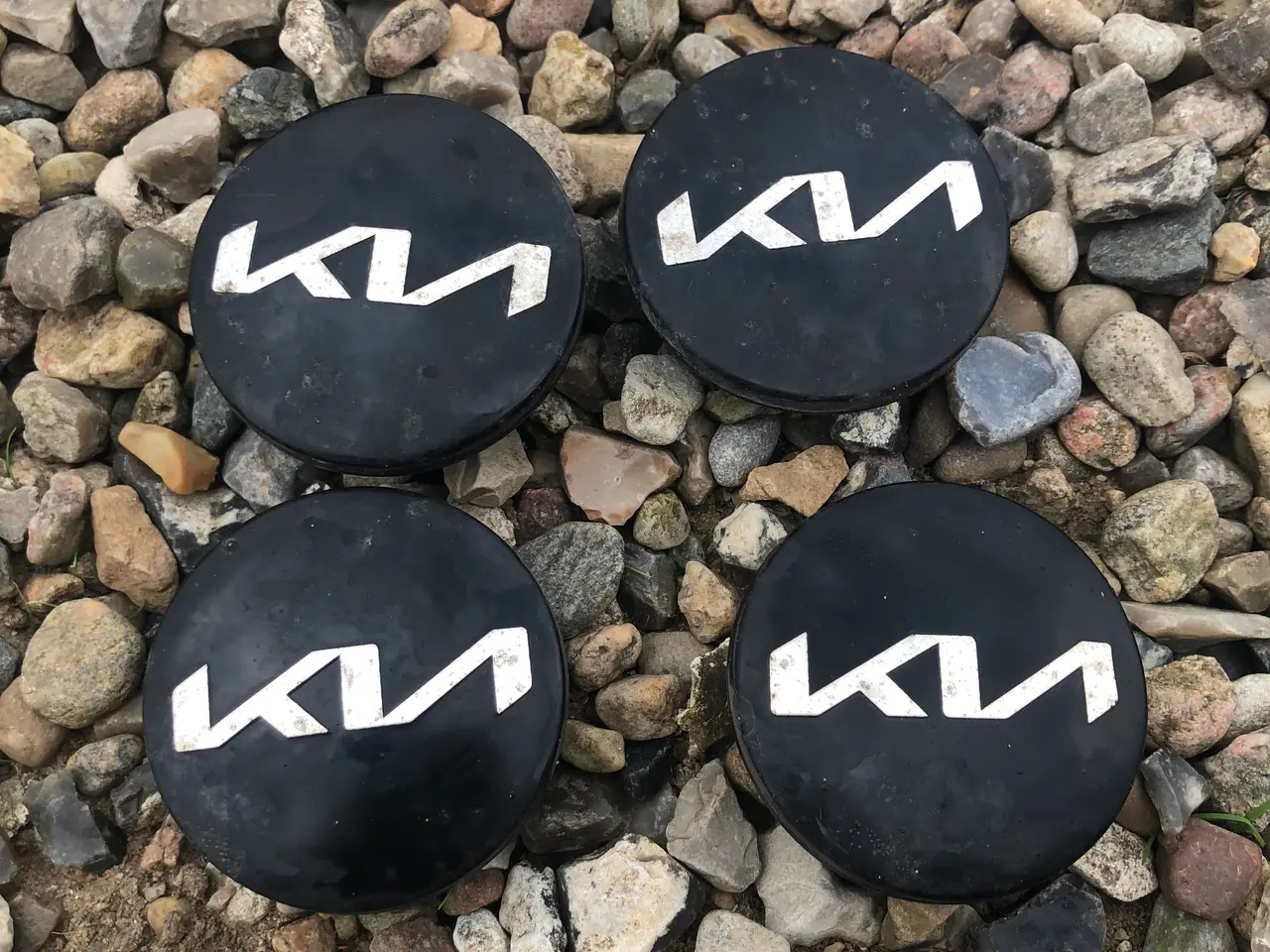 Billede 1 - Fire styk Kia logo