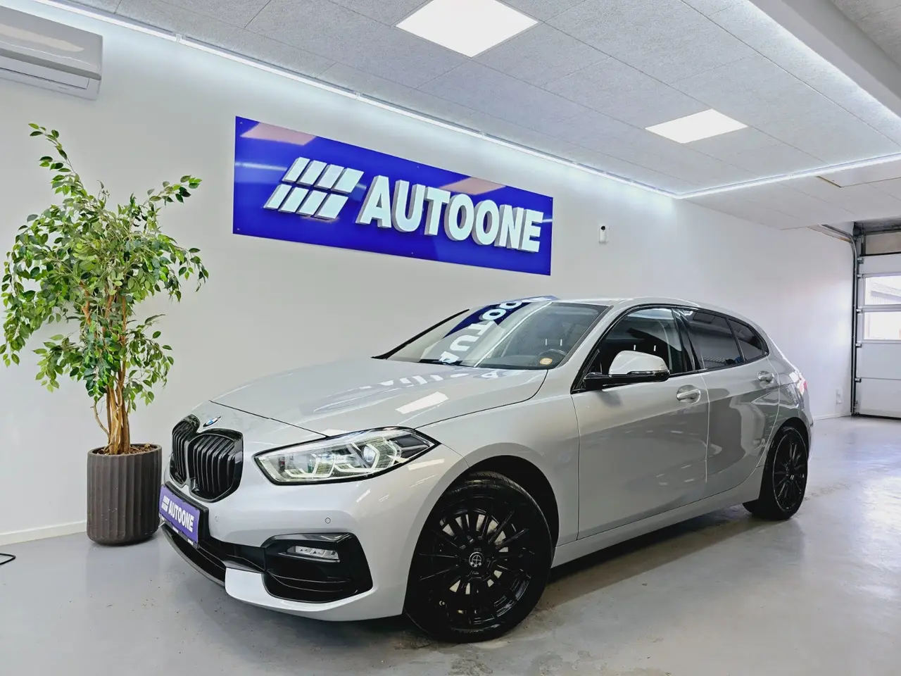 Billede 1 - BMW 118i 1,5 Sport Line aut.