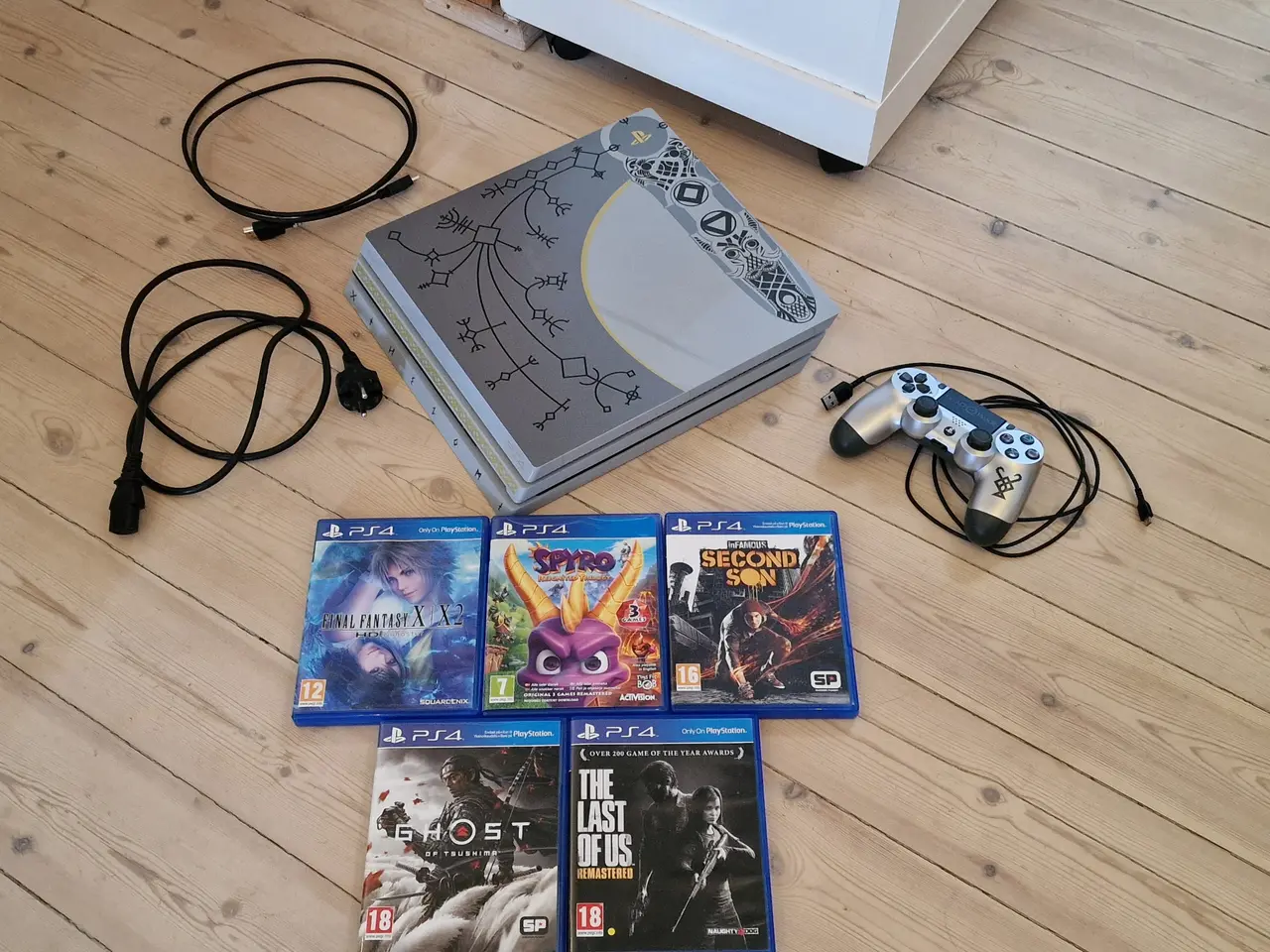 Billede 1 - PlayStation 4 pro GoW Limited Edition