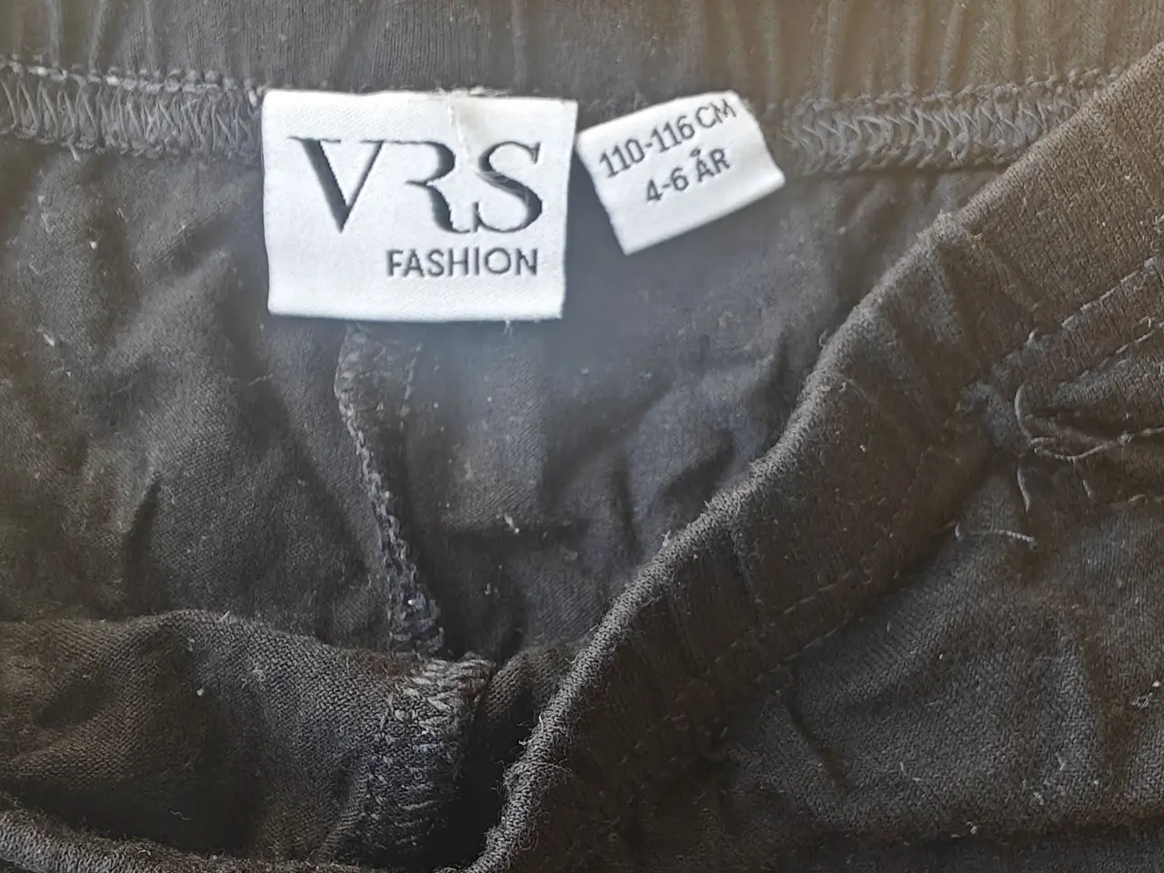 Billede 2 - VRS Fashion Shorts sort str. 110-116