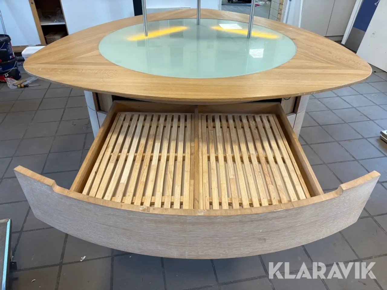 Billede 10 - Buffetbord med varmeplade, belysning og overhylde