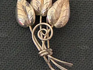 Broche i 925 Sterling sølv af Herman Siersbøl.