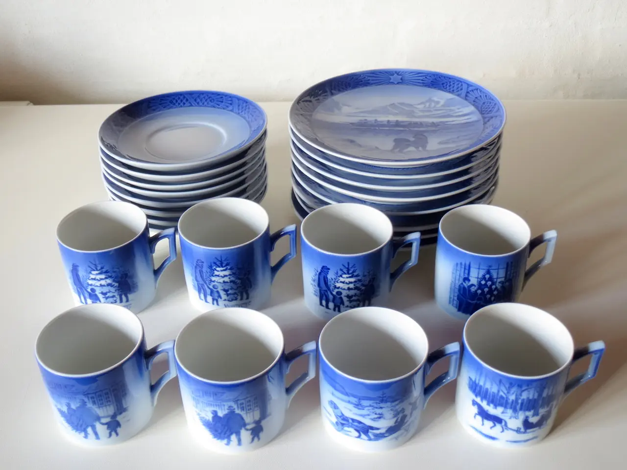 Billede 1 - Royal Copenhagen julekopper og platter