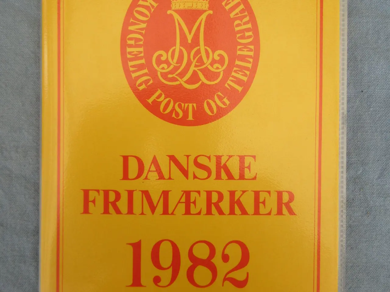 Billede 1 - Danmark årsmappen 1982 postpris 56,20kr afa 160