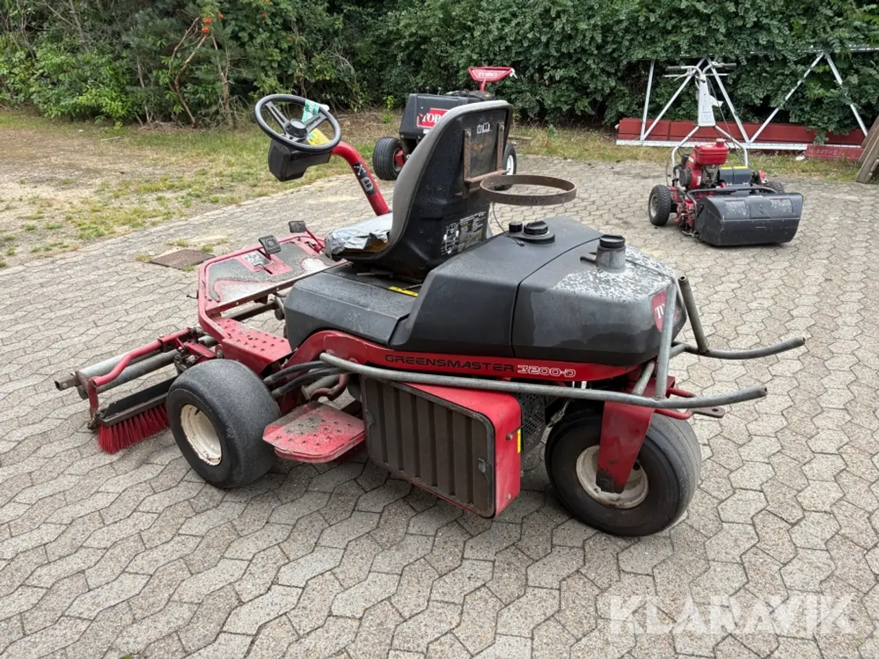 Billede 3 - Triplexklipper Toro Greensmaster 3200-D med børster