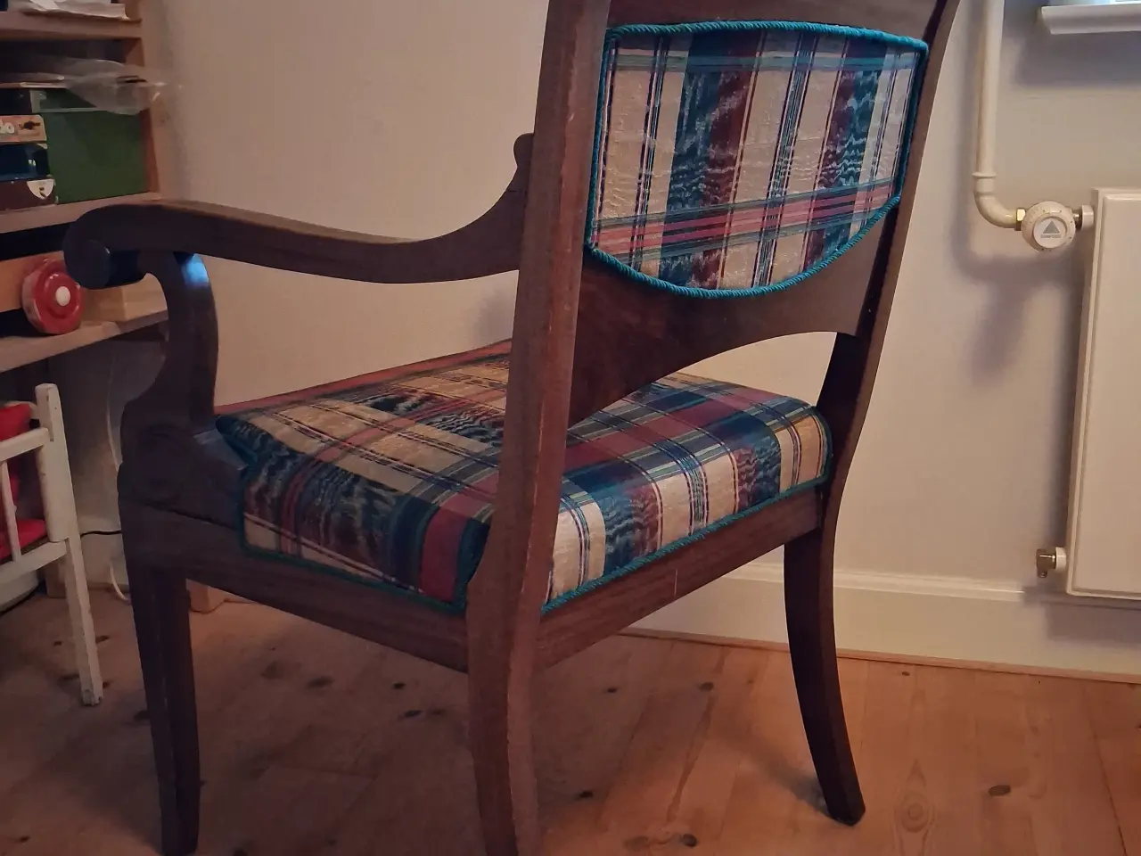 Billede 8 - Stole med armlæn, barnestole, fodskammel