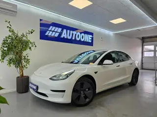 Tesla Model 3 RWD