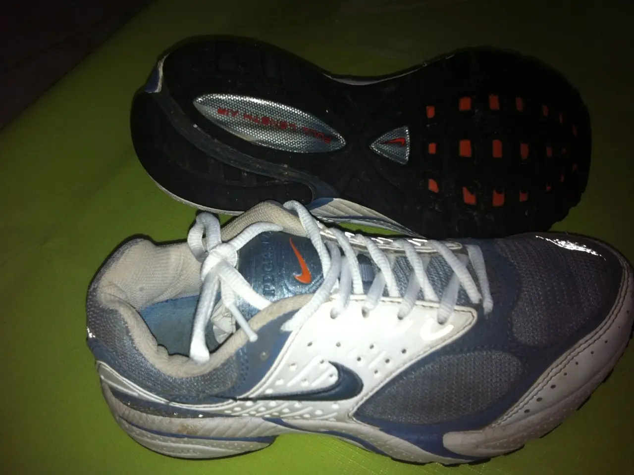 Billede 2 - Nike sko, Str: 37,5; 20kr