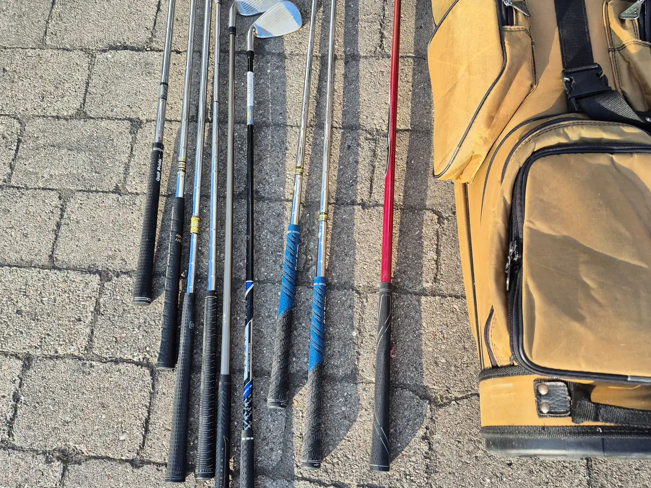 Billede 2 - Mitsushiba golfbag med jernsæt og putter