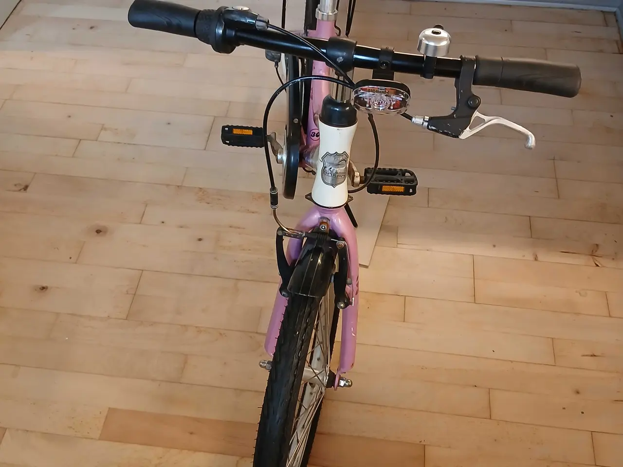 Billede 2 - Fin Ebsen børnecykel tol salg passer 6-8 år.