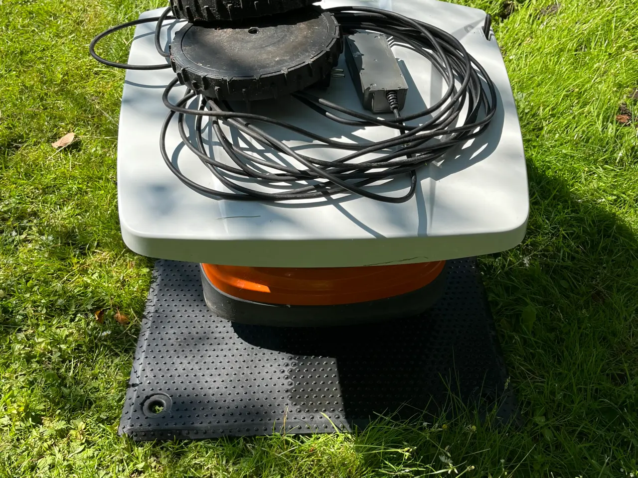 Billede 10 - Robot plæneklipper + doggingstation med soltag