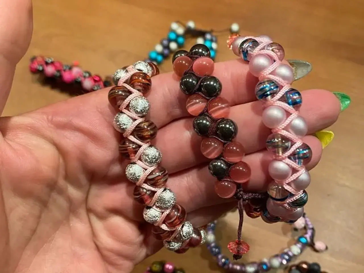 Billede 5 - Nye knyttede armbånd