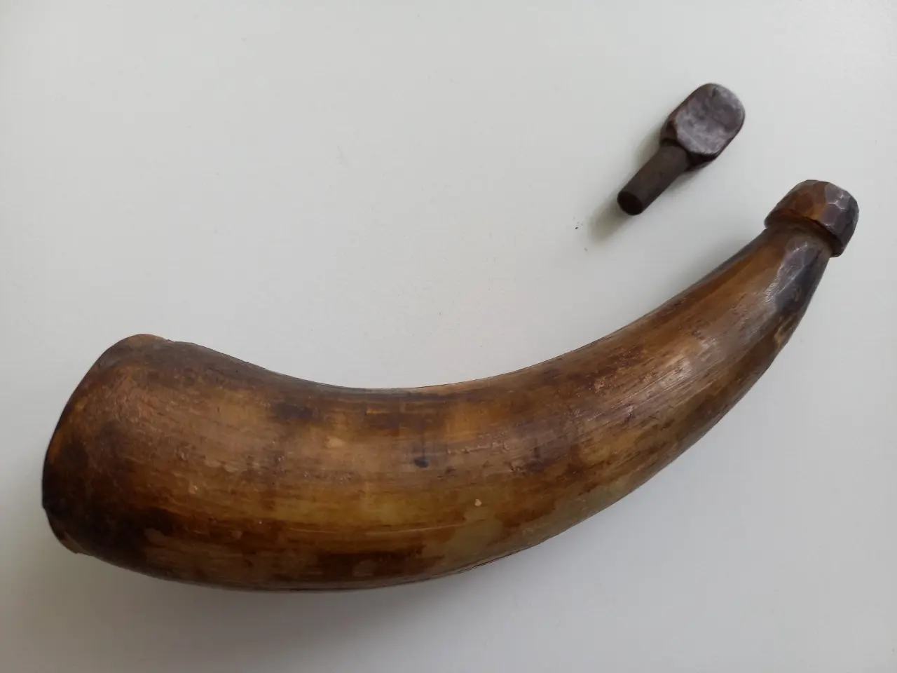 Billede 1 - Krudthorn i horn og træ