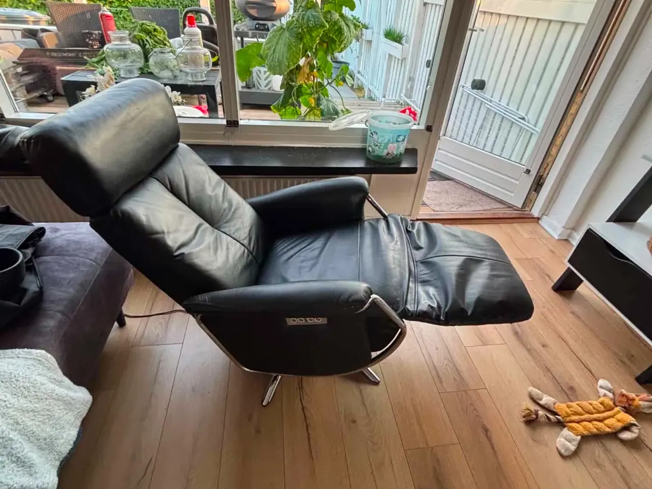 Billede 4 - Lænestolen med usb stik