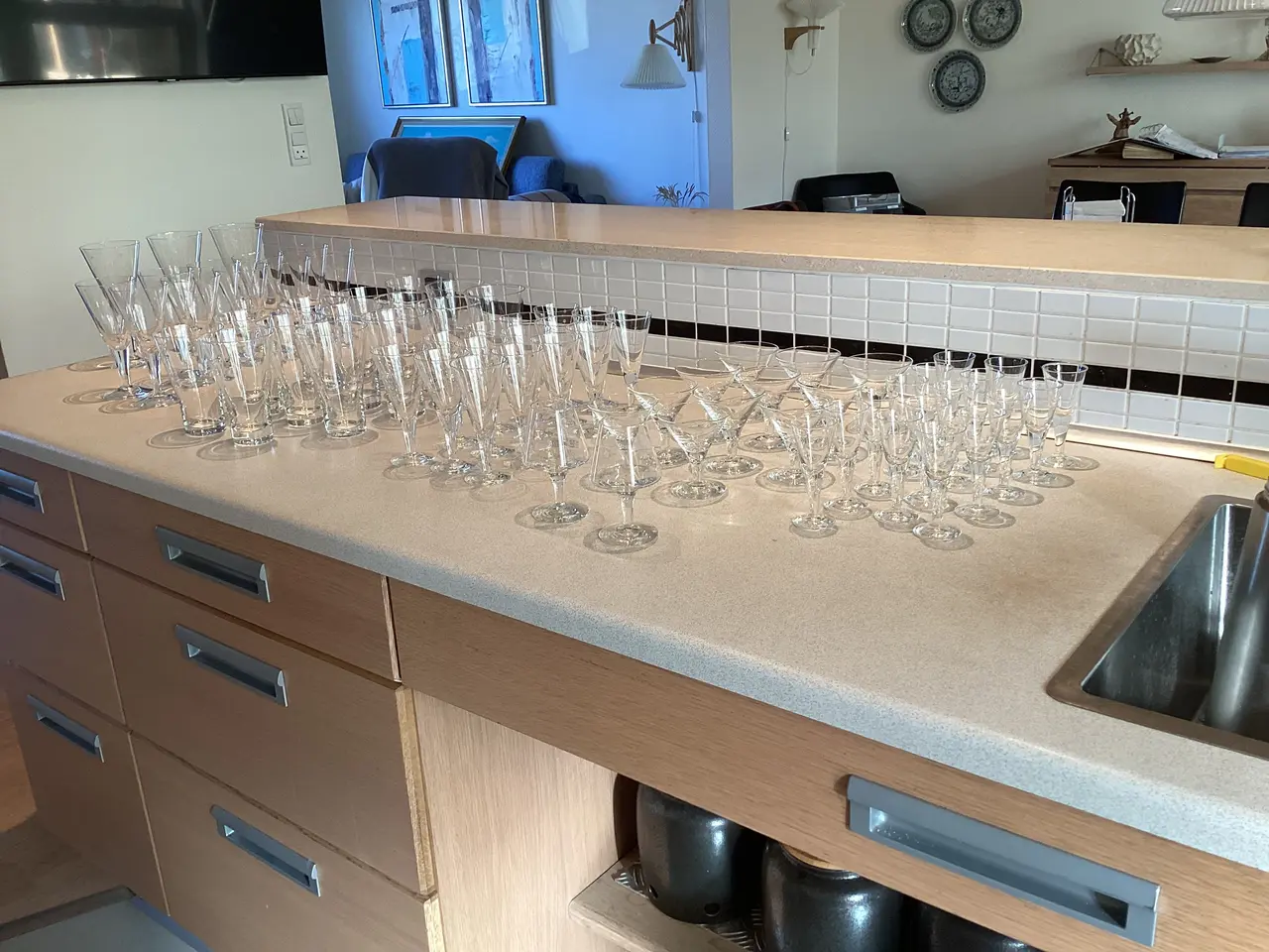 Billede 2 - Fine Holmegård glas de hedder clausholm