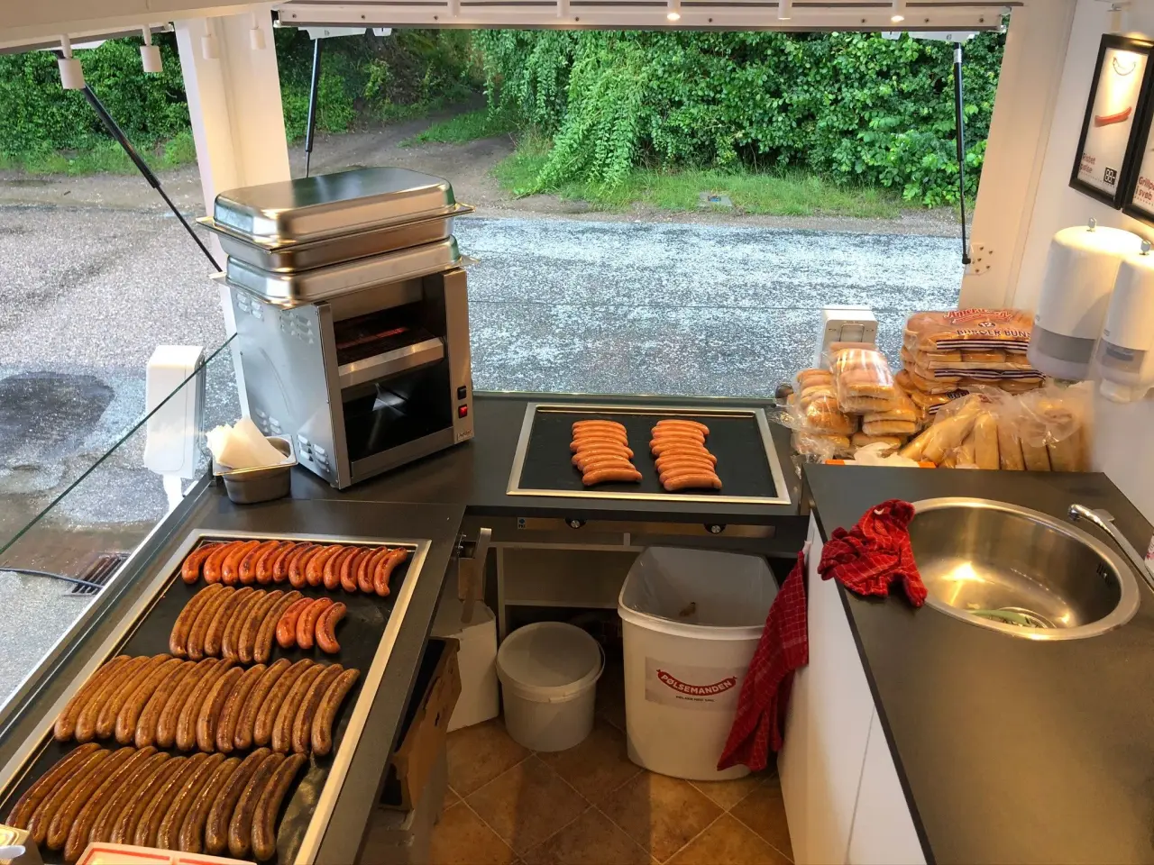 Billede 2 - Pølsevogn til netop din festlige dag