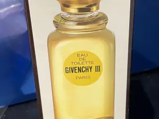 Givenchy III Eau de Toilette. Indeholder 120 ml.