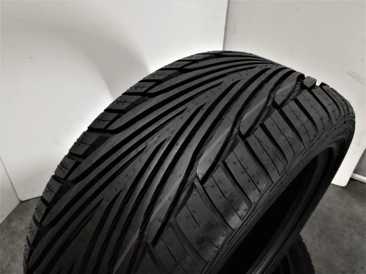 Billede 2 - Dæk: 245/45R17 YXL UniRoyal, sommerdæk