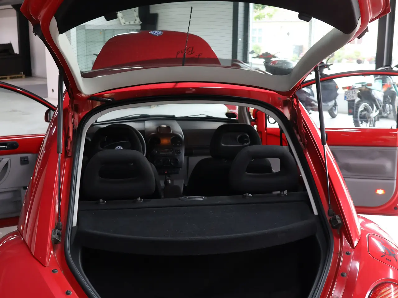 Billede 18 -  VW Beetle 2,0 benzin. årg 1998. Synet 01/10-2025.