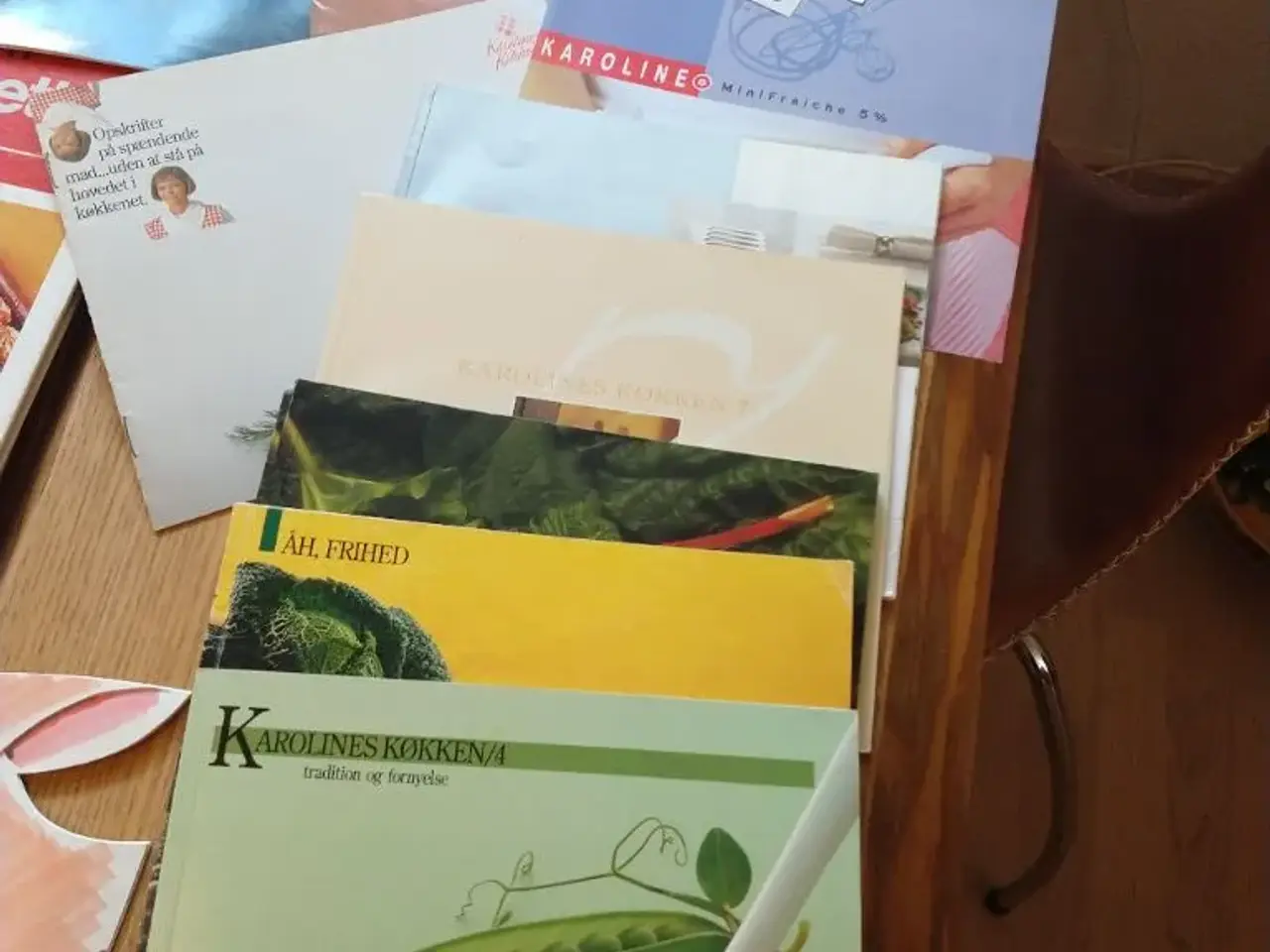 Billede 2 - Forskellige opskriftshæfter/bøger