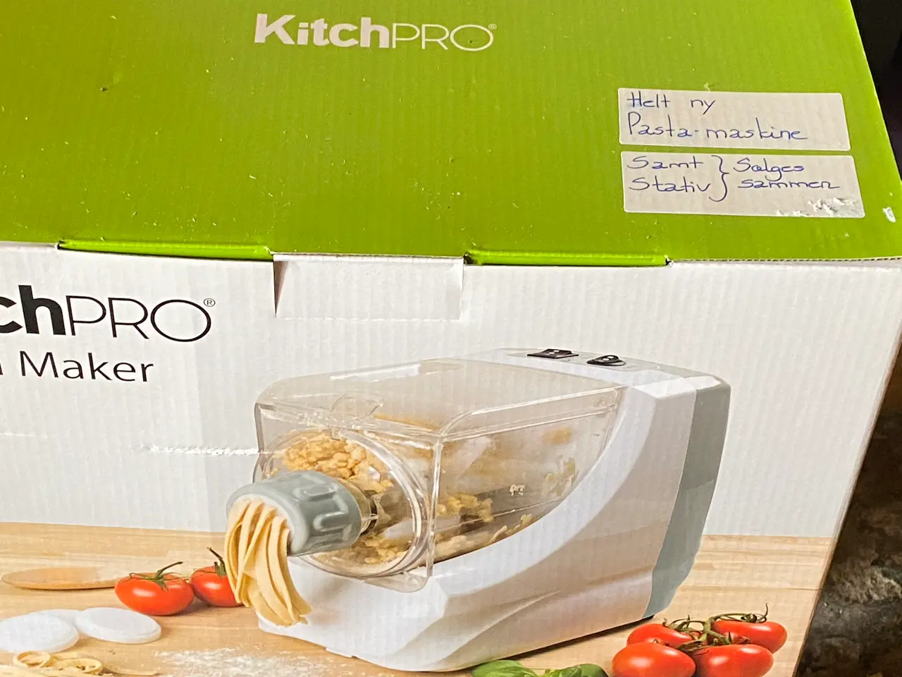 Billede 2 - Pasta maskine med pasta-tørrestativ i træ.