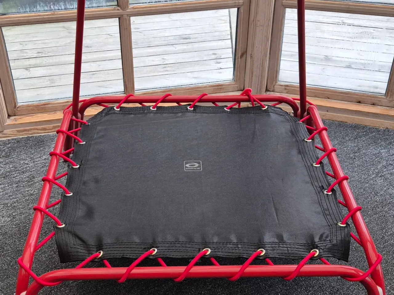 Billede 1 - Rød trampolin