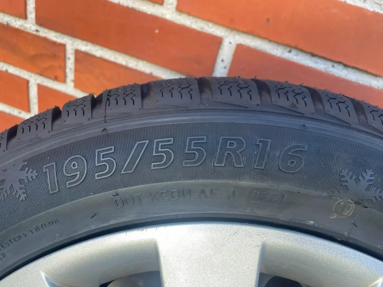 Billede 3 - 16 Originale Renault vinterhjul 5x114.3 ny dæk