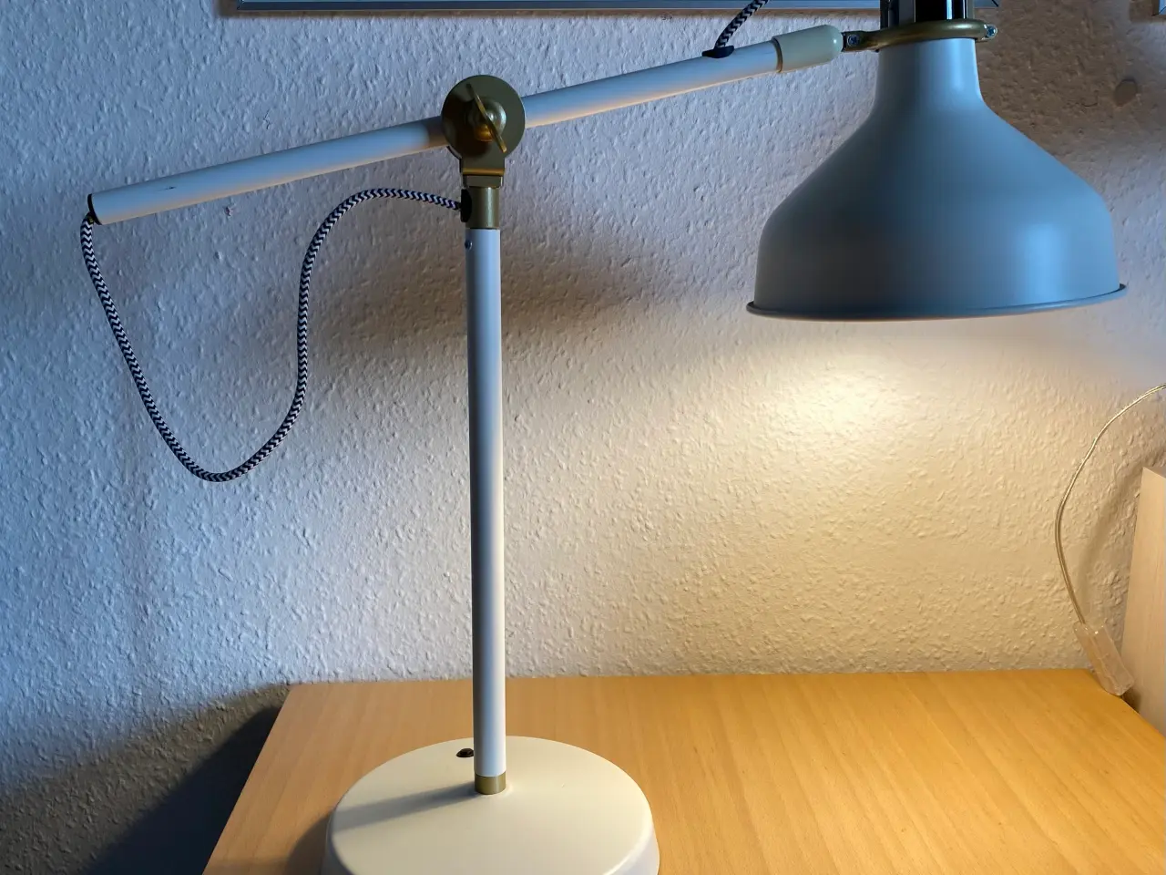 Billede 1 - Råhvid Bordlampe