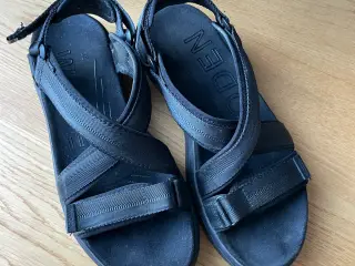 Woden Line Cross sandaler