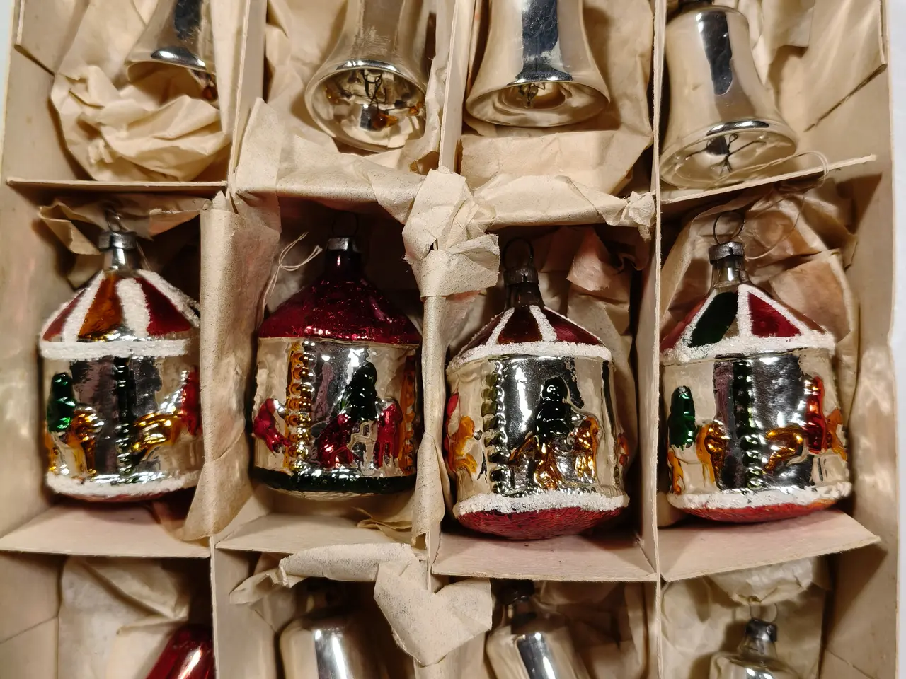 Billede 1 - Antik glas julekugler karrusel og klokker