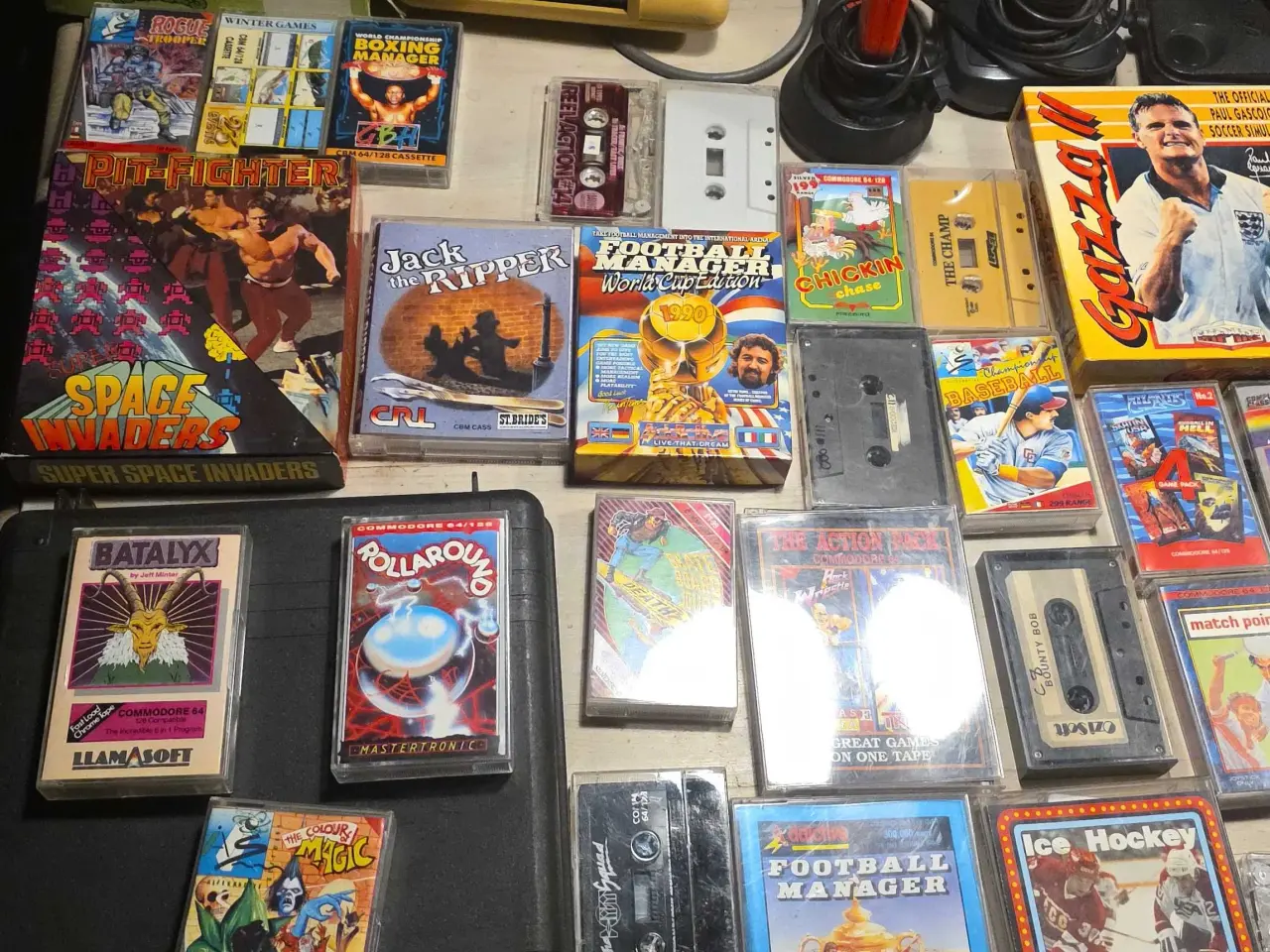 Billede 1 - 2 Commodore 64, Spil og Tilbehør