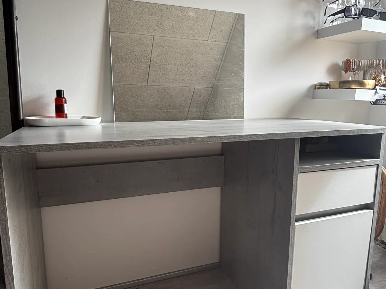 Billede 2 - Skrivebord, som ny