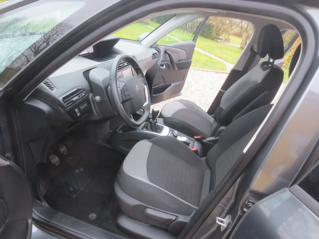 Billede 18 - Pæn Citroen C4 Picasso 1.2 i 130 Hk År 15 Nys,