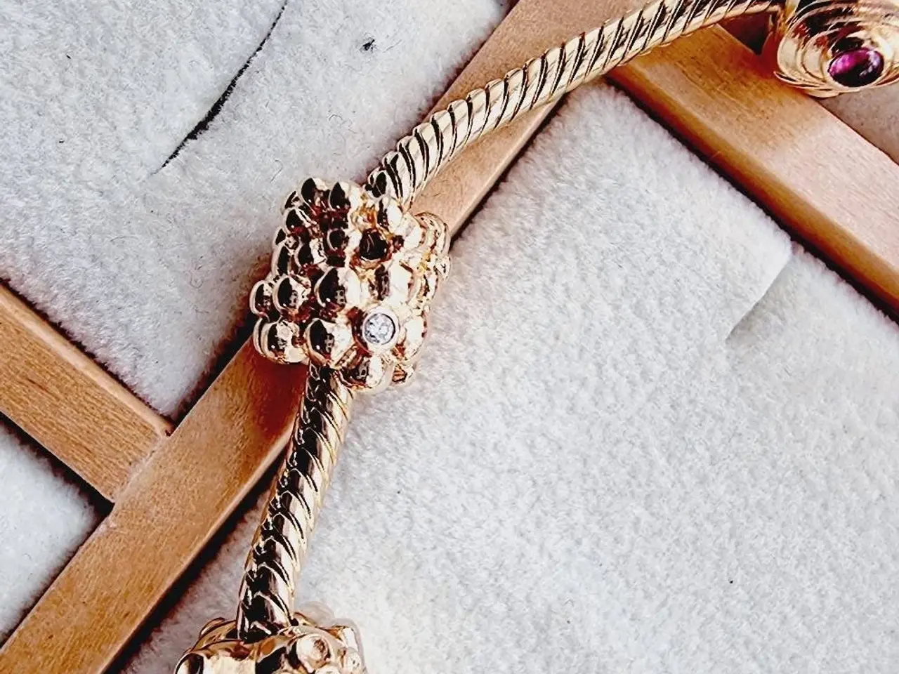 Billede 2 - 42 gram!! Pandora armbånd charms 14 karat guld 