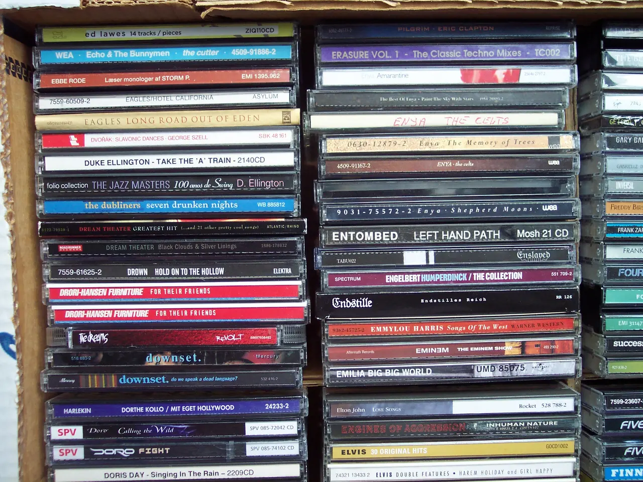 Billede 7 - 175 COUNTRY & FOLK CDer + andre genrer sælges………..
