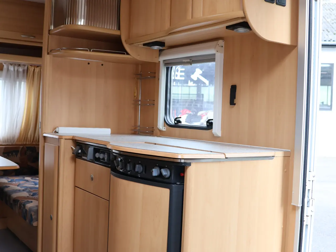 Billede 17 - Nysynet Dethleffs campingvogn årg 2000 model EG2