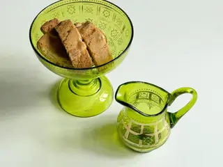 Opsats og kande, grønt glas, sæt