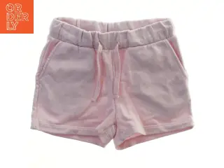 Lyserøde shorts fra LMTD (str. 134)