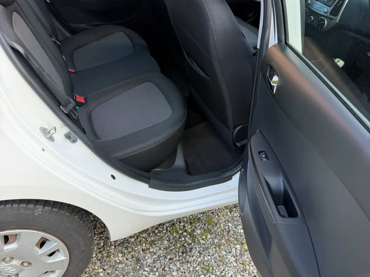 Billede 6 - Pæn og velholdt Hyundai i20