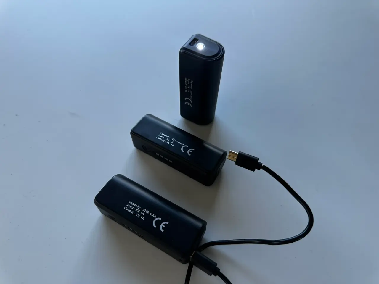 Billede 2 - Powerbank, 2200 mah. med LED lommelygte - 3 stk.
