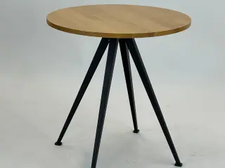 HAY Pyramid Café Table 21 Bord – Træ med Sort Stel 70x70x74 cm